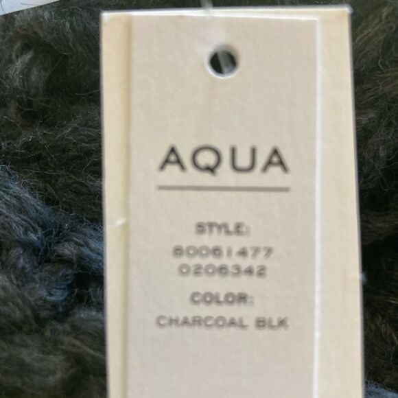 Aqua Brand Woman’s Charcoal Knit Pom Pom Winter Hat Exclusive for Bloomingdales - Picture 6 of 6